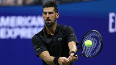 US Open: Medvedev loses after photographer enters court