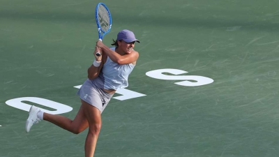 Swiatek into Korean Open last eight