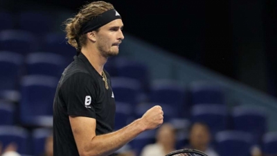 Zverev reaches quarter-finals