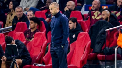 Heitinga sacked by Ajax