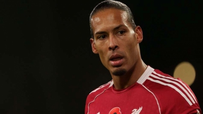 Van Dijk hits out at Rooney comment