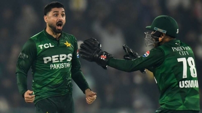 Pakistan dispatch Australia