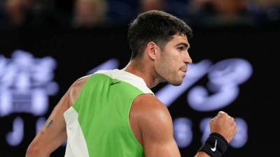 Alcaraz through to AO second round