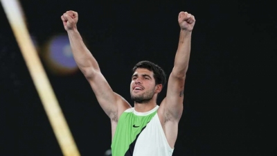 De Minaur no match for Alcaraz
