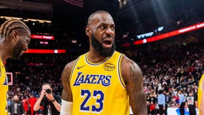 James' All-Star starting run ends