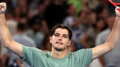 Fritz defeats Royer in AO