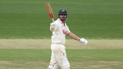 Head leads Australia fightback