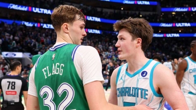 Flagg named Rookie of the Year