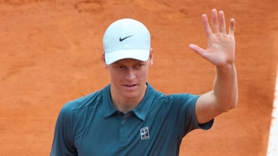 Sinner makes light work of Humbert