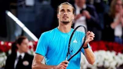 Zverev continues Masters 1000 run