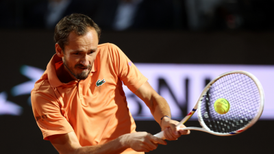 Medvedev into Italian Open quarters