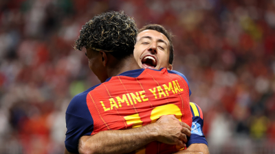 Spain beat Saudi Arabia 4-0; Oyarzabal and Yamal star