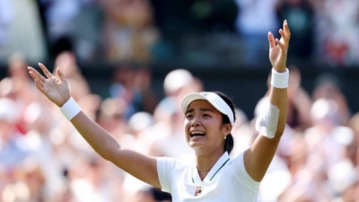 Eala stuns Swiatek at Wimbledon