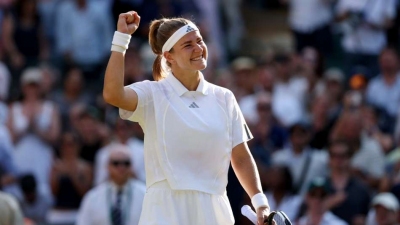 Muchova through to Wimbledon SFs