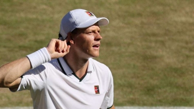 Sinner through to Wimbledon last 16