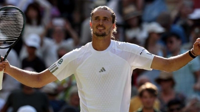 Zverev through to Wimbledon QFs